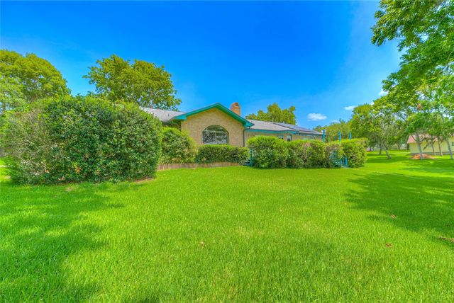 188 Old Post Road S, Livingston, TX 77352