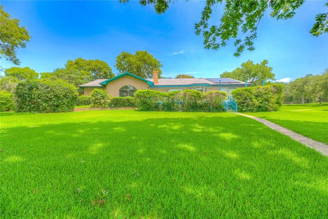 188 Old Post Road S, Livingston, TX 77352