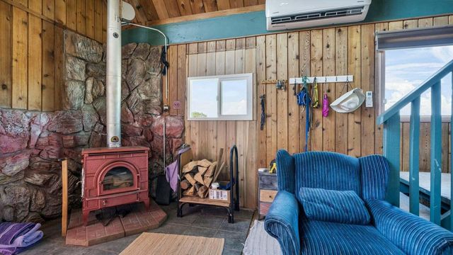 36 Albers Valley Road, Regina, NM 87046