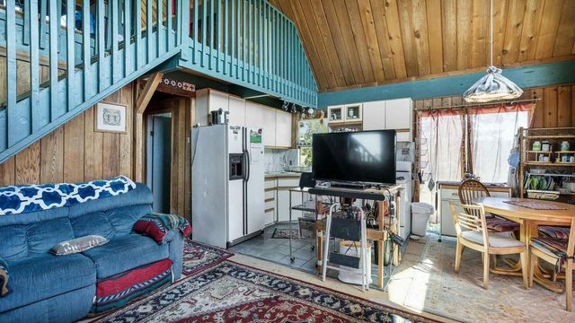 36 Albers Valley Road, Regina, NM 87046