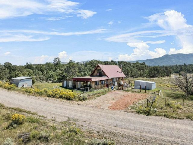 36 Albers Valley Road, Regina, NM 87046