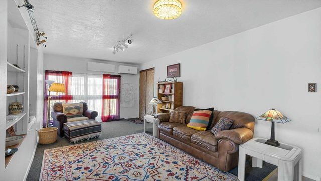 36 Albers Valley Road, Regina, NM 87046