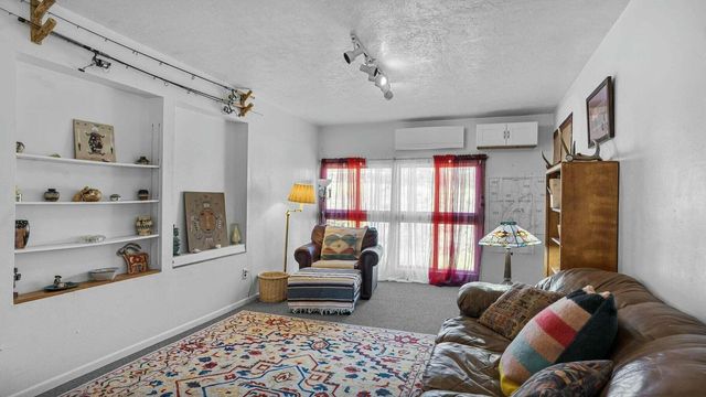 36 Albers Valley Road, Regina, NM 87046