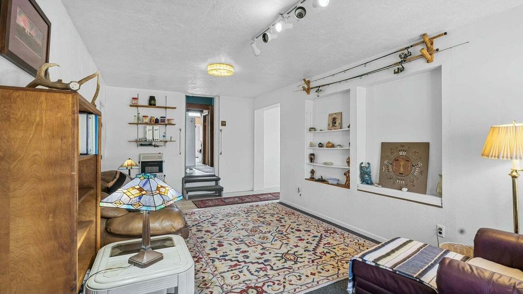 36 Albers Valley Road, Regina, NM 87046