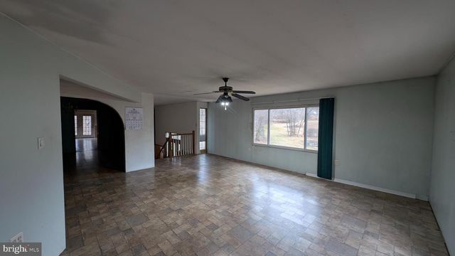 586 OLD LIMEKILN LN, Newport, PA 17074