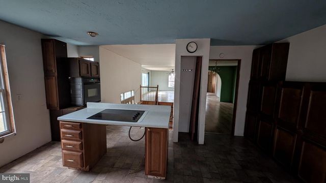 586 OLD LIMEKILN LN, Newport, PA 17074