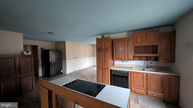 586 OLD LIMEKILN LN, Newport, PA 17074