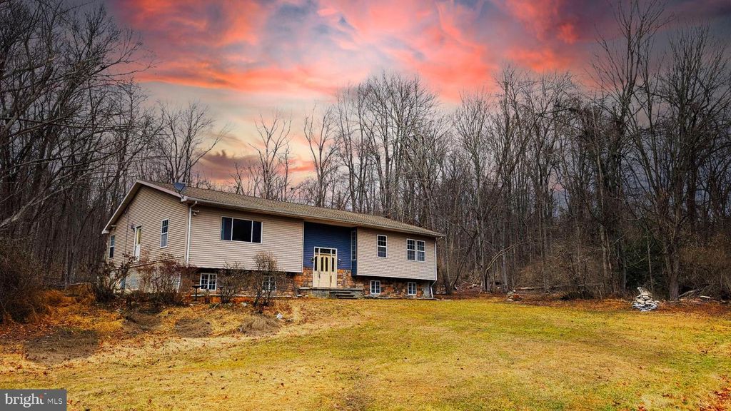 586 OLD LIMEKILN LN, Newport, PA 17074