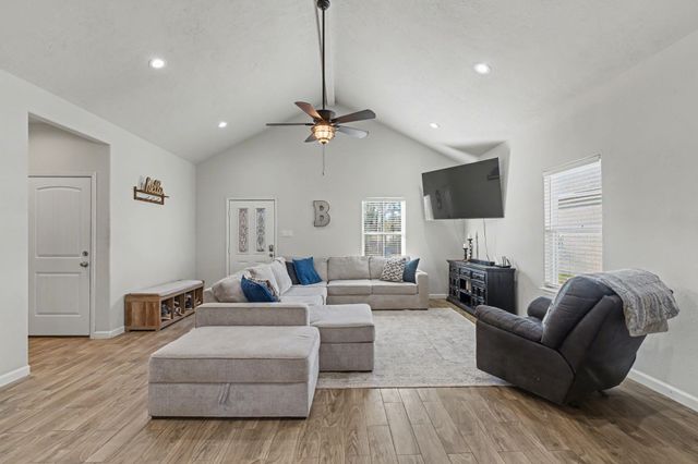 186 N Village Cove Loop, Livingston, TX 77351
