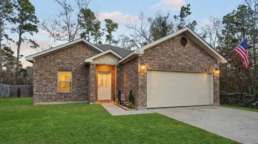 186 N Village Cove Loop, Livingston, TX 77351