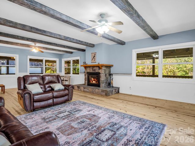 119 Mountain Bluff Trail, Hendersonville, NC 28792