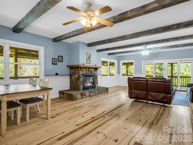 119 Mountain Bluff Trail, Hendersonville, NC 28792