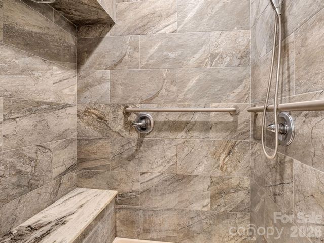 119 Mountain Bluff Trail, Hendersonville, NC 28792