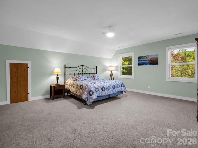 119 Mountain Bluff Trail, Hendersonville, NC 28792