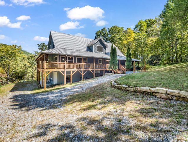 119 Mountain Bluff Trail, Hendersonville, NC 28792