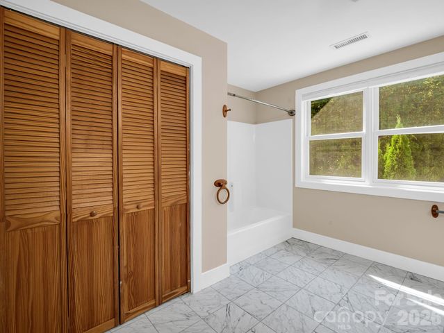 119 Mountain Bluff Trail, Hendersonville, NC 28792