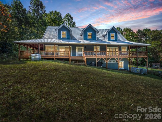 119 Mountain Bluff Trail, Hendersonville, NC 28792