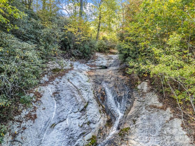 119 Mountain Bluff Trail, Hendersonville, NC 28792