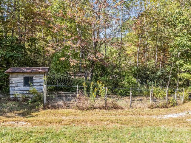 119 Mountain Bluff Trail, Hendersonville, NC 28792