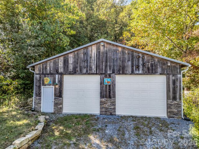 119 Mountain Bluff Trail, Hendersonville, NC 28792