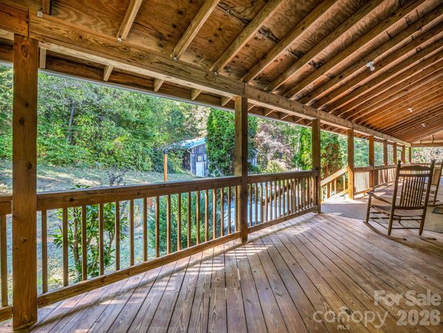 119 Mountain Bluff Trail, Hendersonville, NC 28792