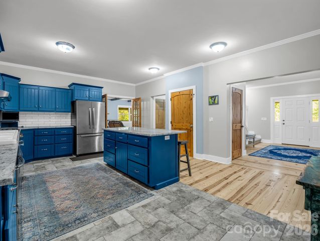 119 Mountain Bluff Trail, Hendersonville, NC 28792