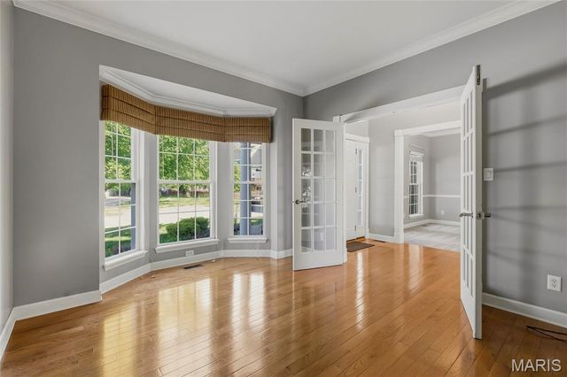 208 Vonbehren Drive, Chesterfield, MO 63005