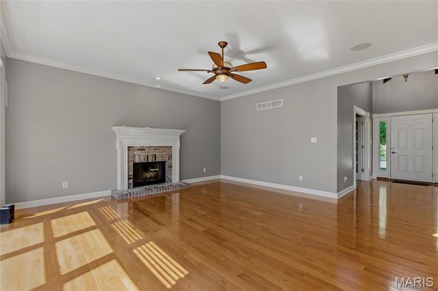 208 Vonbehren Drive, Chesterfield, MO 63005
