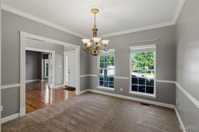 208 Vonbehren Drive, Chesterfield, MO 63005