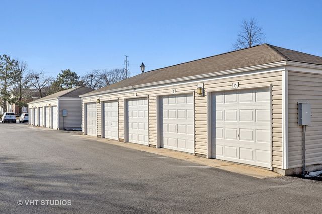 1607 Westminster Drive 205, Naperville, IL 60563