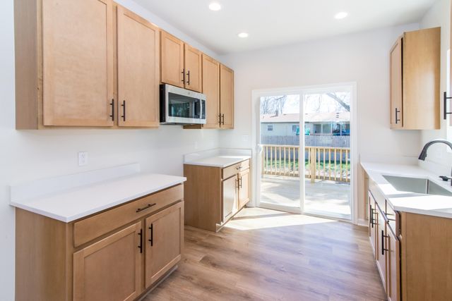 1025 Rebecca Street 15, Marshall, MI 49068