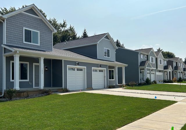 1025 Rebecca Street 15, Marshall, MI 49068