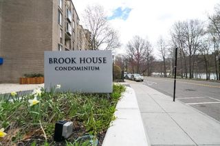44 Washington St 701, Brookline, MA 02445