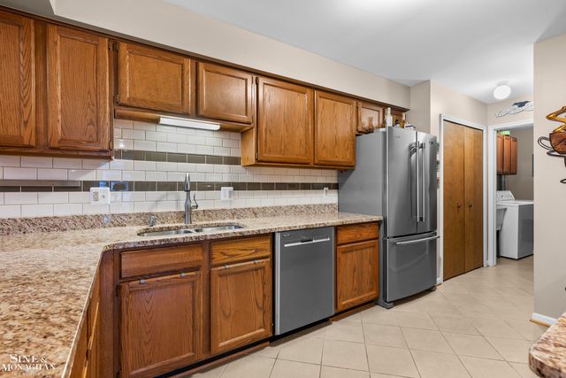 738 Country Club Drive, Saint Clair Shores, MI 48082