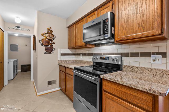 738 Country Club Drive, Saint Clair Shores, MI 48082