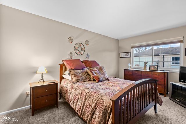 738 Country Club Drive, Saint Clair Shores, MI 48082