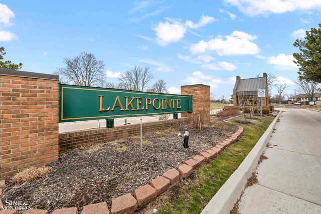 738 Country Club Drive, Saint Clair Shores, MI 48082