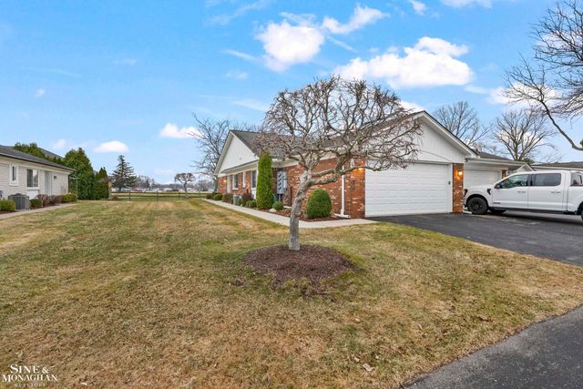 738 Country Club Drive, Saint Clair Shores, MI 48082