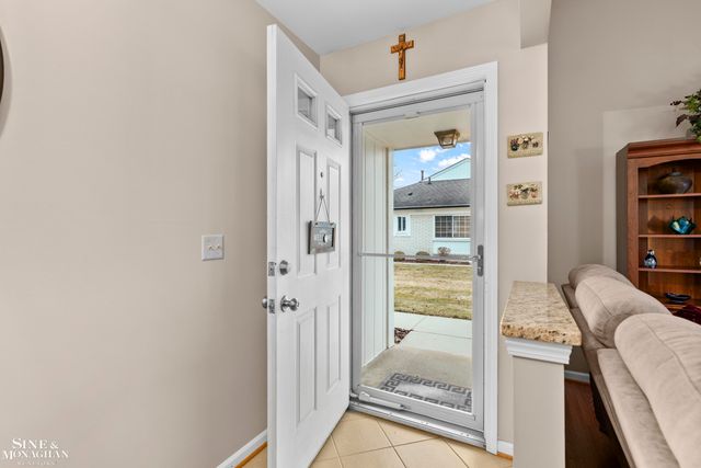 738 Country Club Drive, Saint Clair Shores, MI 48082