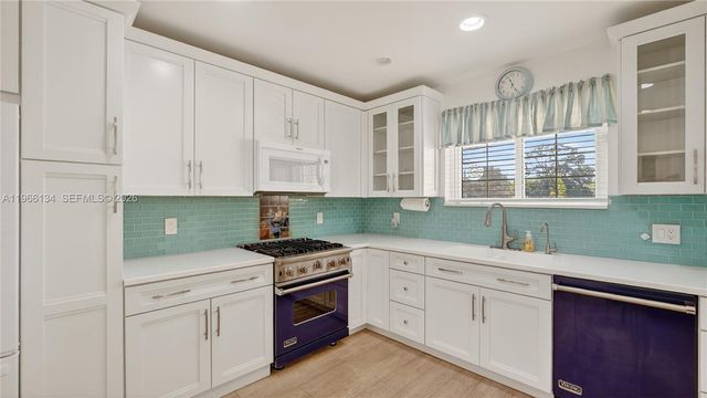 2831 Arthur St, Hollywood, FL 33020