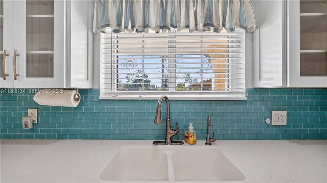 2831 Arthur St, Hollywood, FL 33020