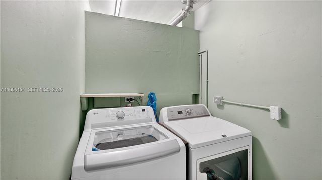 2831 Arthur St, Hollywood, FL 33020