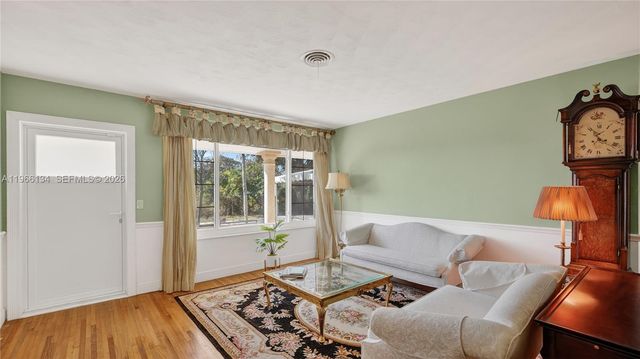 2831 Arthur St, Hollywood, FL 33020