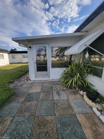 45 Tangelo CT, Lehigh Acres, FL 33936