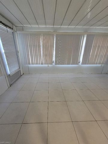 45 Tangelo CT, Lehigh Acres, FL 33936