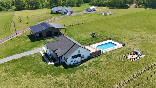 4055 Calista Rd, Cross Plains, TN 37049