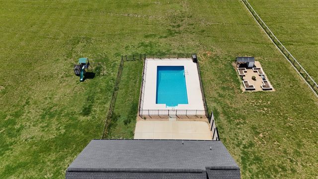 4055 Calista Rd, Cross Plains, TN 37049