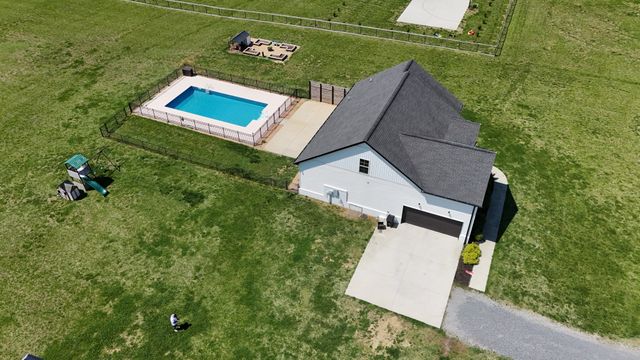 4055 Calista Rd, Cross Plains, TN 37049
