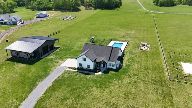 4055 Calista Rd, Cross Plains, TN 37049