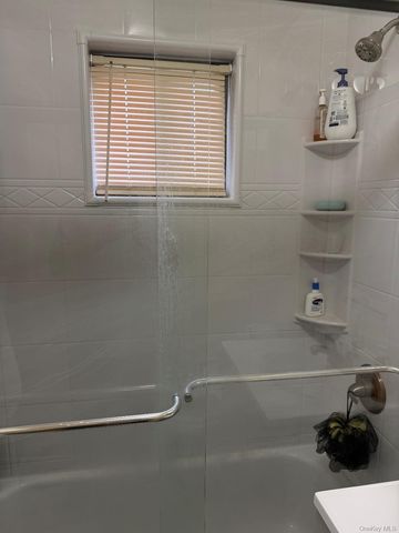 3 Charles Lane 1E, Pomona, NY 10970